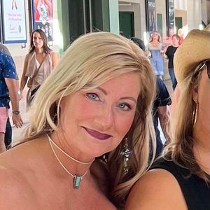 Meet your Posher, Lori